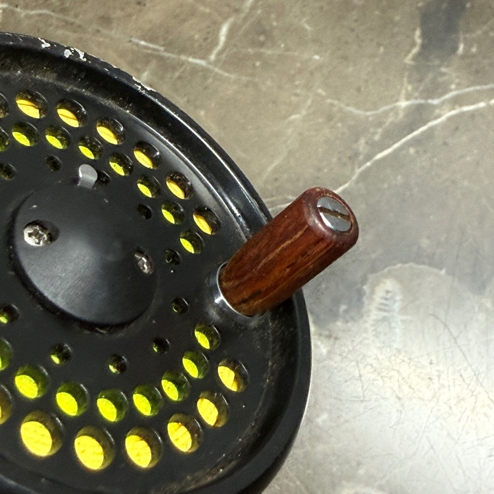 Okuma Sierra S7/8 Fly Fishing Reel 7/8wt Black Aluminum Large Arbor Rosewood - Picture 3 of 7